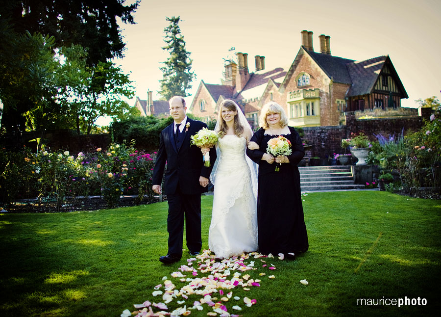 Pictures from a wedding at the Thornewood Castle by Maurice Photo