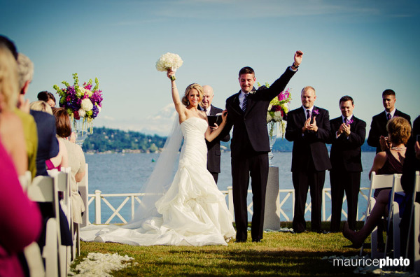 Outdoor ceremony pictures at the Seattle Tennis Club