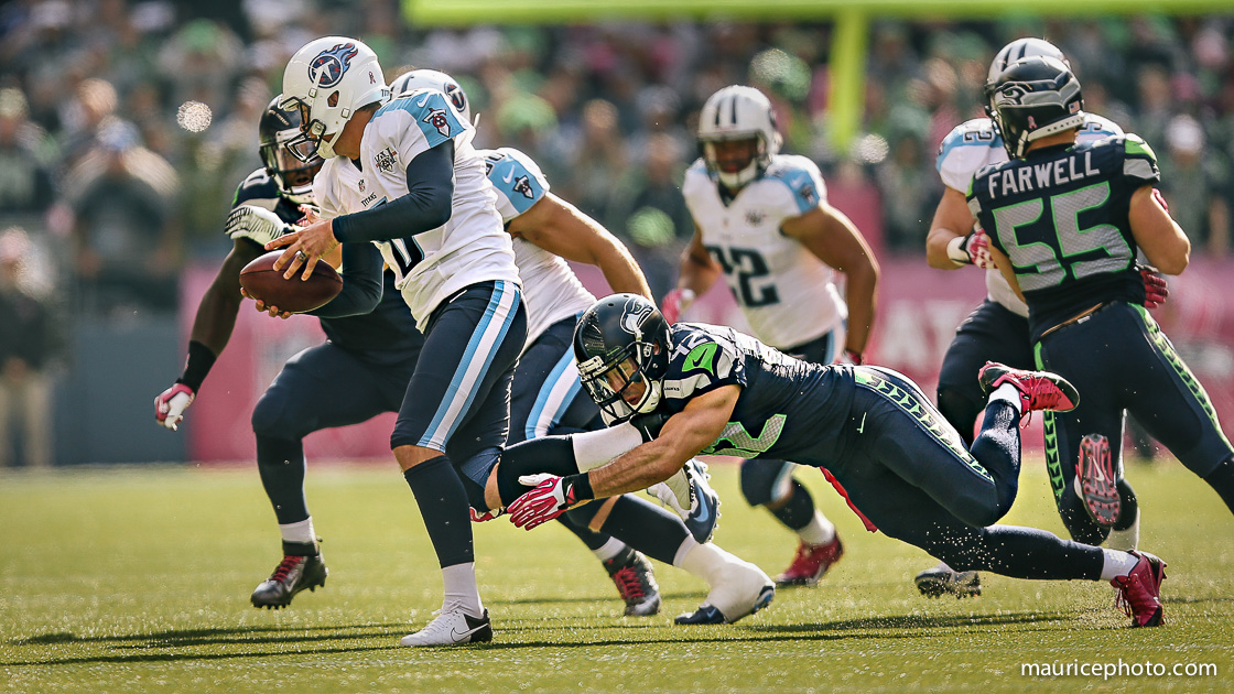 Titans QB sacked by Seahawks Chris Maragos