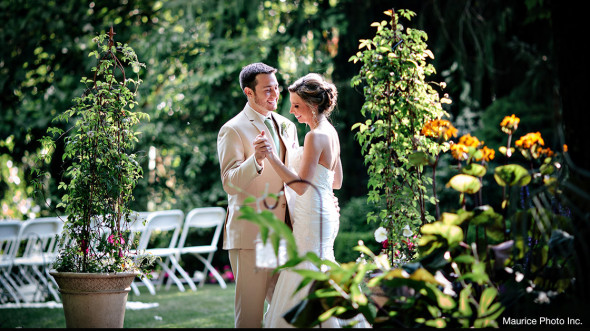 Photo of a bride and groom at their wedding at Jardin Del Sol in Snohomish