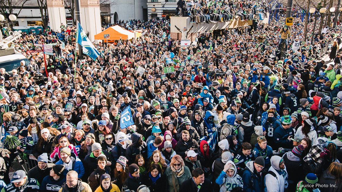700,000 Seahawks fans take over downtown Seattle